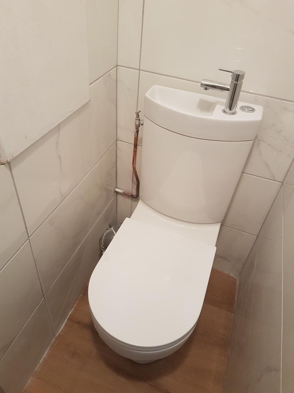 Pose d'un WC avec lave-mains intégré à Nogent-sur-Oise
